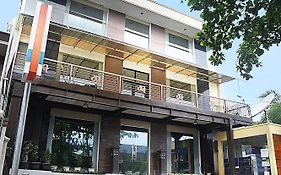 Dpt 33 Budget Hotel